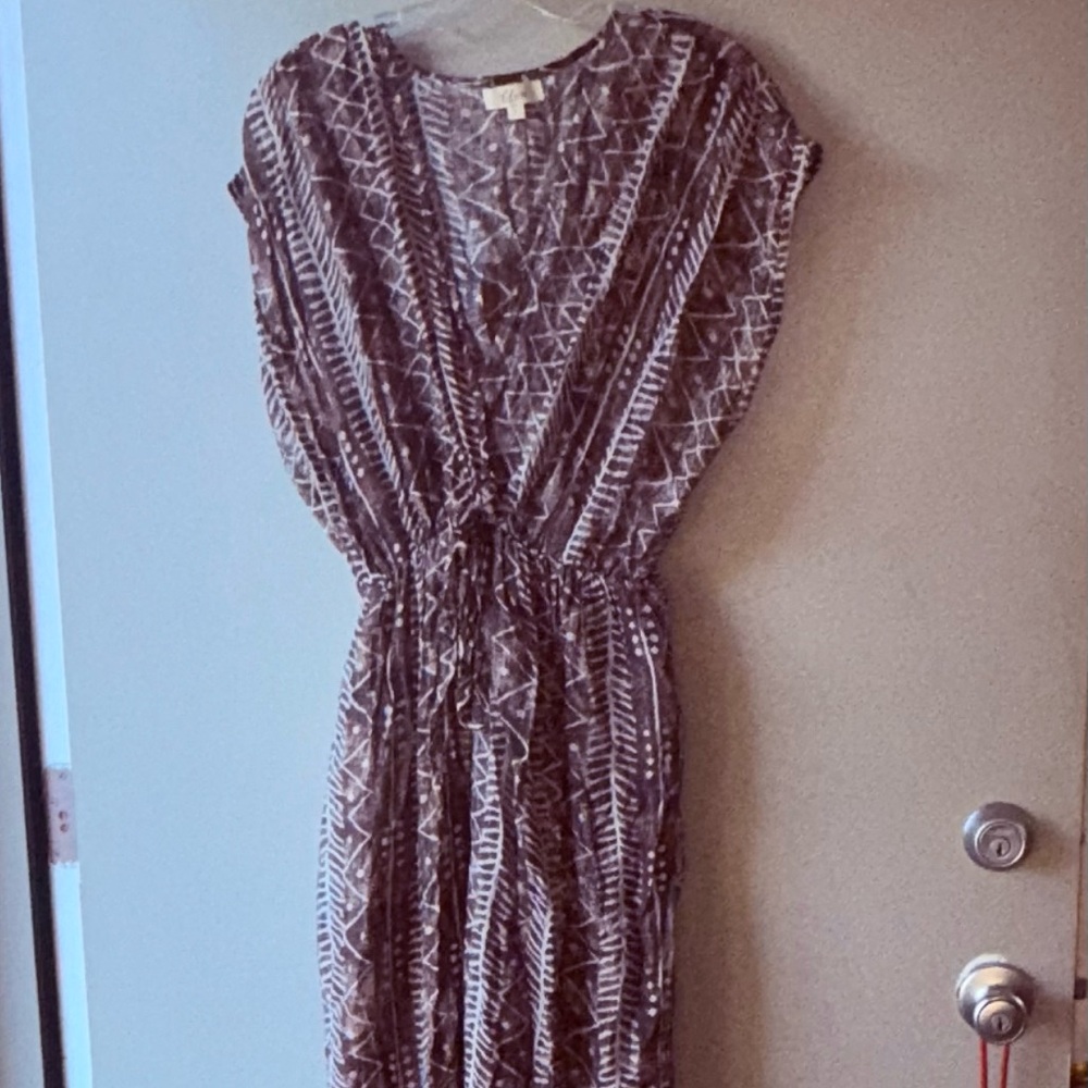 Elan Geometric Brown and White Vneck A-line wrap maxi dress